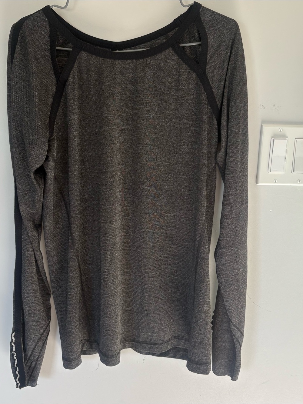 Lululemon Heathered Gray Open Back Ruffle Cuff Long Sleeve Top Size 8